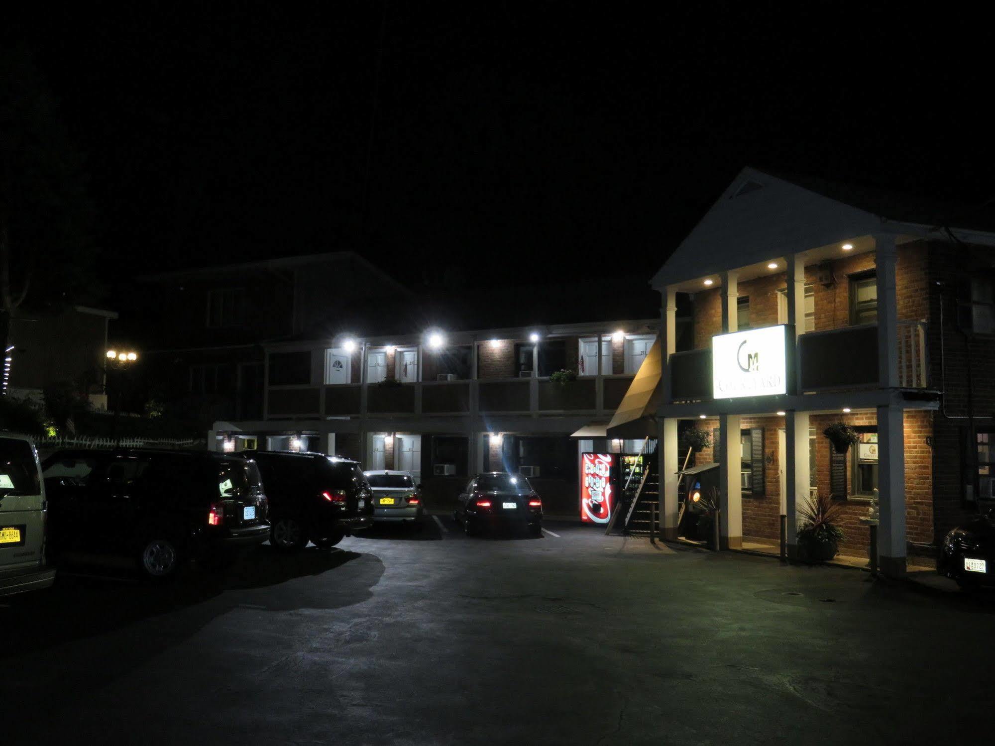 Central Motel Courtyard White Plains Kültér fotó