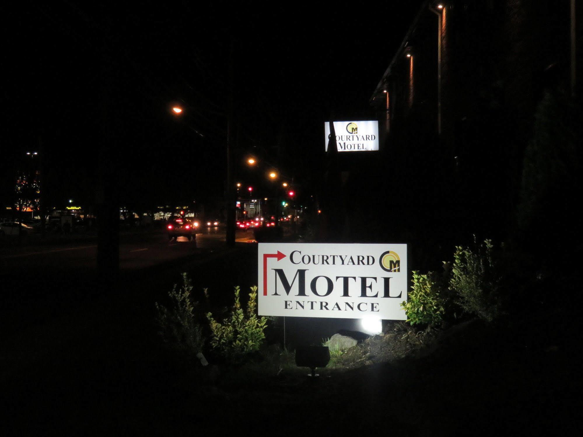 Central Motel Courtyard White Plains Kültér fotó